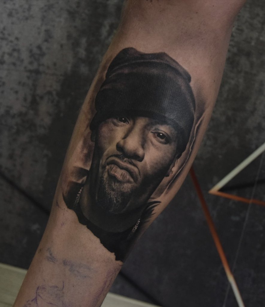 Portré stílusú tetoválás